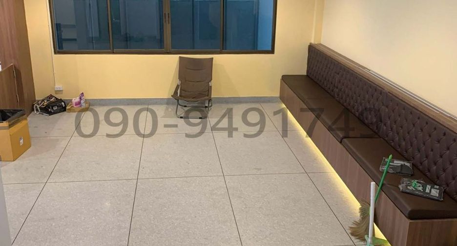 For rent 6 bedrooms retail Space in Phra Khanong, Bangkok