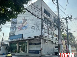 For rent 6 bedrooms retail Space in Phra Khanong, Bangkok