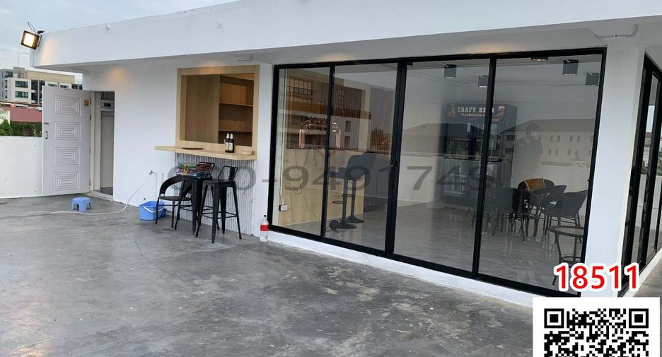 For rent 6 bedrooms retail Space in Phra Khanong, Bangkok
