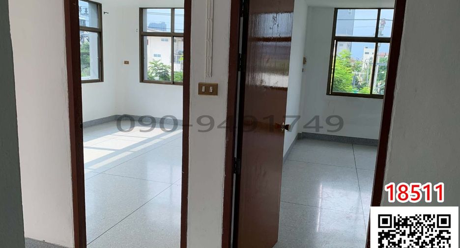 For rent 6 bedrooms retail Space in Phra Khanong, Bangkok