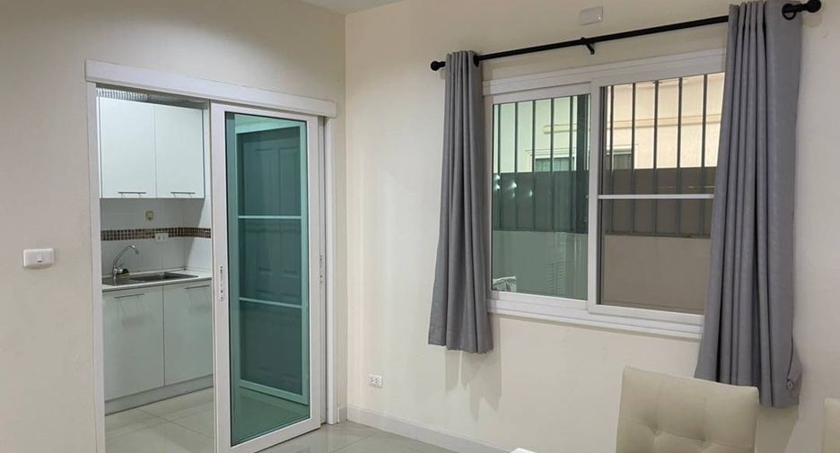 For rent 2 bedrooms townhouse in Mueang Chiang Mai, Chiang Mai