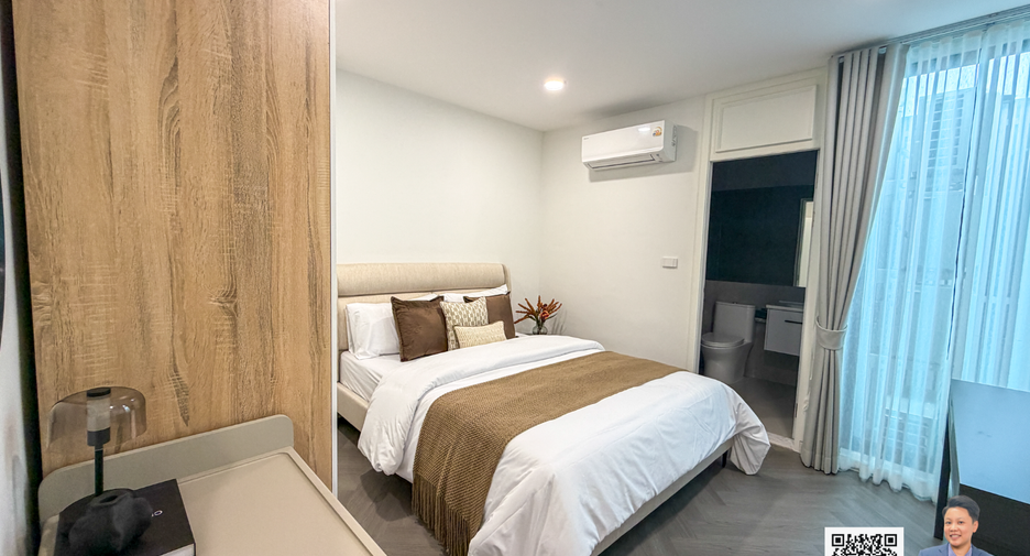 For sale 3 bedrooms townhouse in Watthana, Bangkok