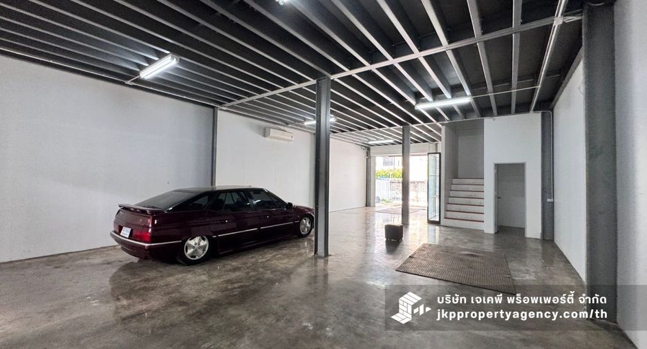 For rent warehouse in Lat Phrao, Bangkok