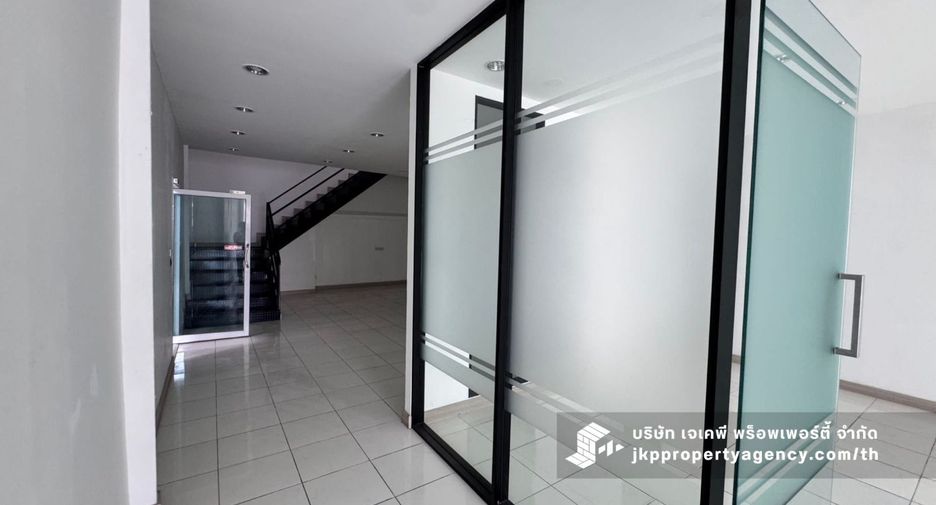 For rent warehouse in Suan Luang, Bangkok