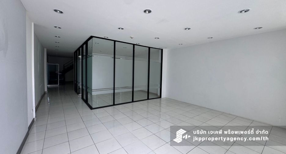 For rent warehouse in Suan Luang, Bangkok
