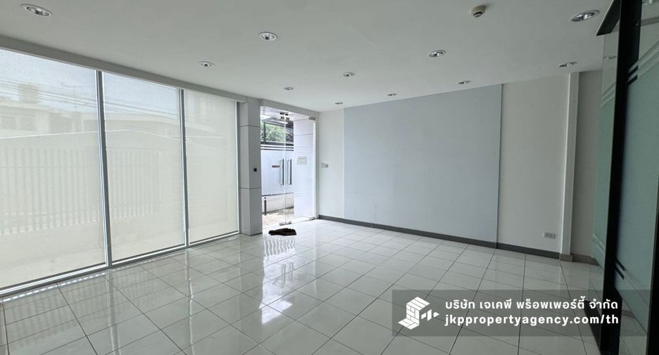 For rent warehouse in Suan Luang, Bangkok