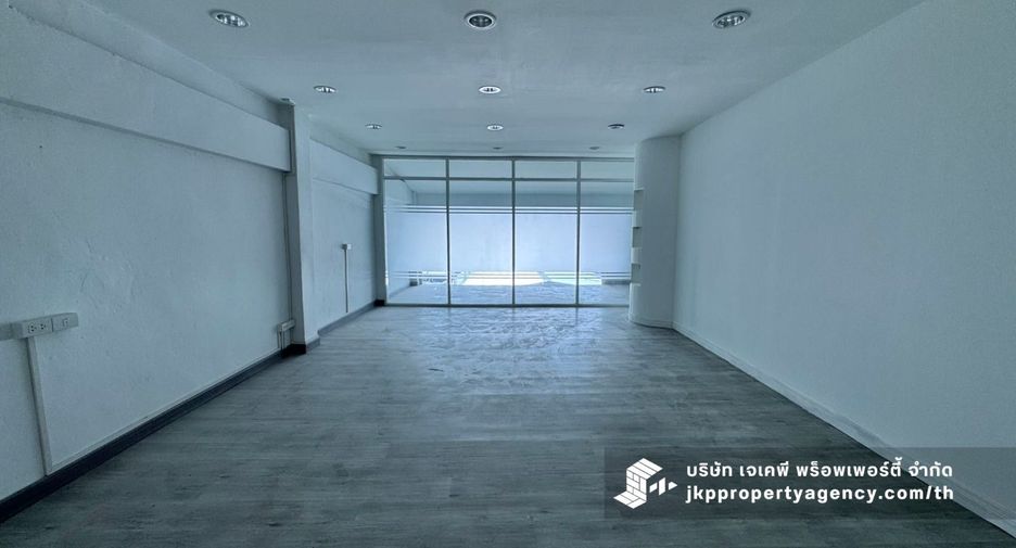 For rent warehouse in Suan Luang, Bangkok