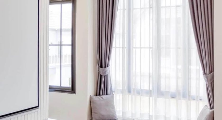 For rent 4 bedrooms house in Bang Khun Thian, Bangkok