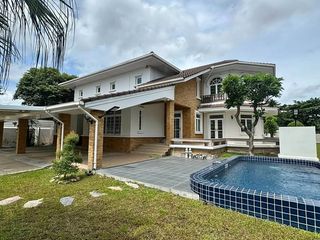 For rent 4 bedrooms house in Mueang Samut Prakan, Samut Prakan
