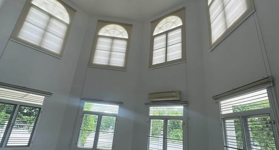 For rent 4 bedrooms house in Mueang Samut Prakan, Samut Prakan