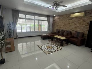 For rent 4 bedrooms house in Mueang Samut Prakan, Samut Prakan