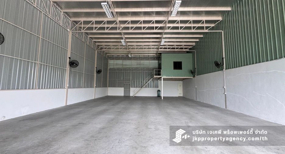 For rent warehouse in Saphan Sung, Bangkok
