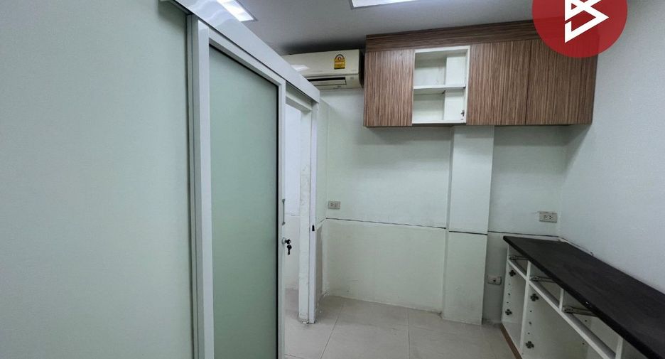 For sale 3 bedrooms retail Space in Bang Bon, Bangkok