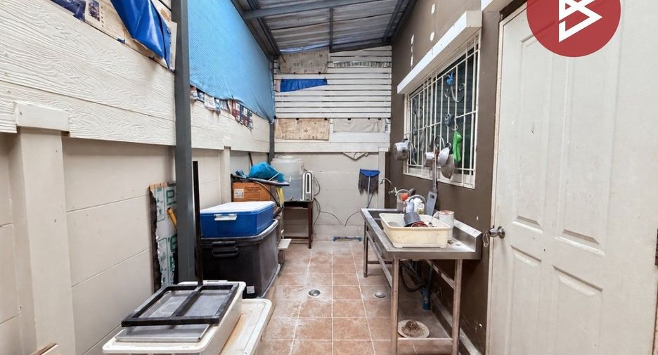 For sale 3 bedrooms townhouse in Rat Burana, Bangkok