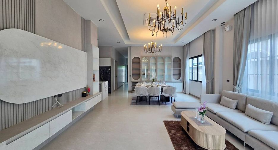 For sale 3 bedrooms villa in Bang Lamung, Chonburi