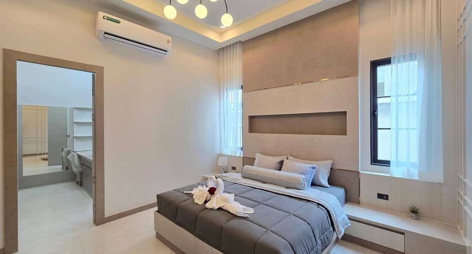 For sale 3 bedrooms villa in Bang Lamung, Chonburi