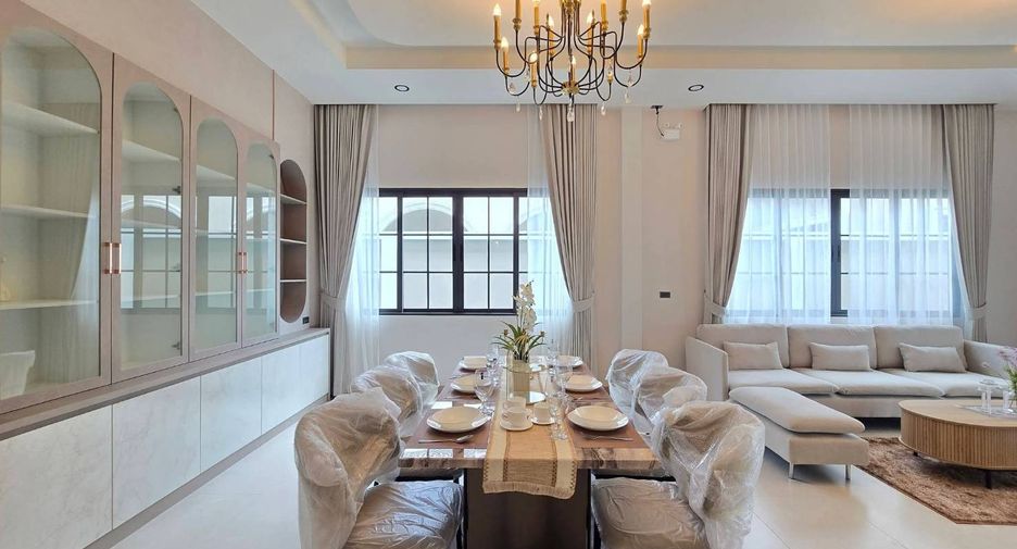For sale 3 bedrooms villa in Bang Lamung, Chonburi