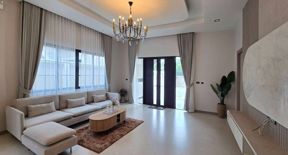 For sale 3 bedrooms villa in Bang Lamung, Chonburi