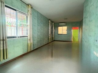For sale 4 bedrooms townhouse in Ban Pho, Chachoengsao