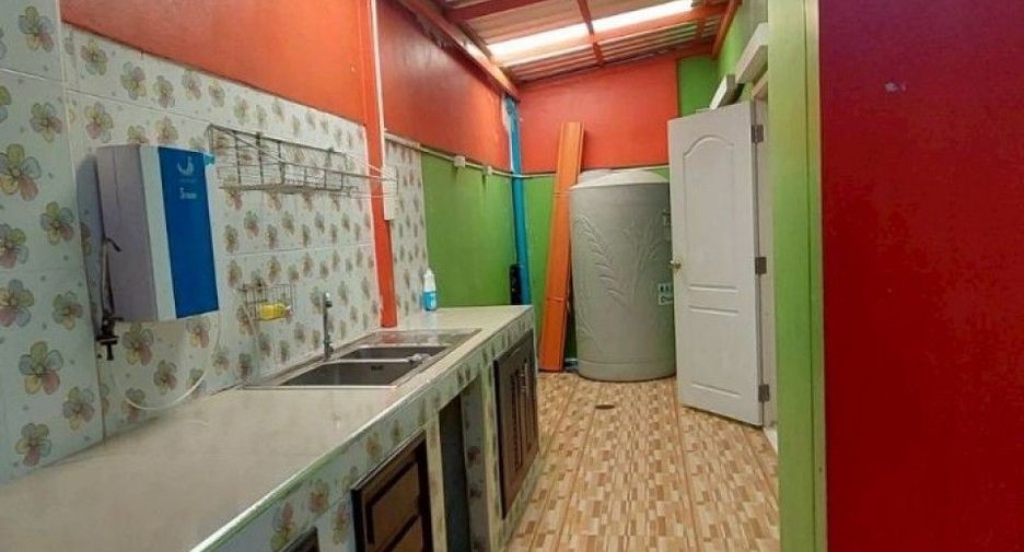 For sale 4 bedrooms townhouse in Ban Pho, Chachoengsao
