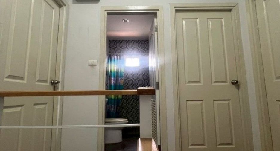 For sale 4 bedrooms townhouse in Ban Pho, Chachoengsao