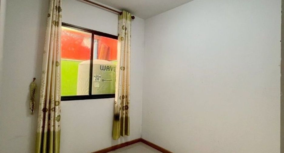 For sale 4 bedrooms townhouse in Ban Pho, Chachoengsao