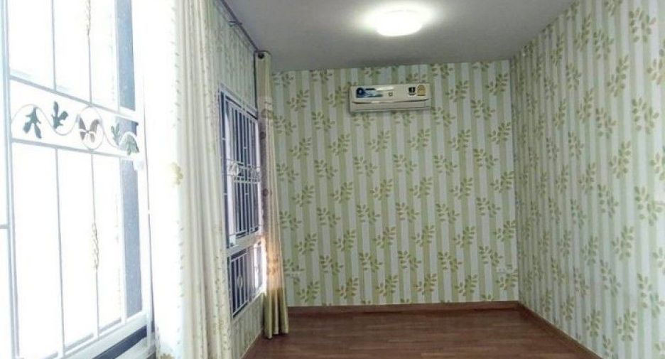 For sale 4 bedrooms townhouse in Ban Pho, Chachoengsao