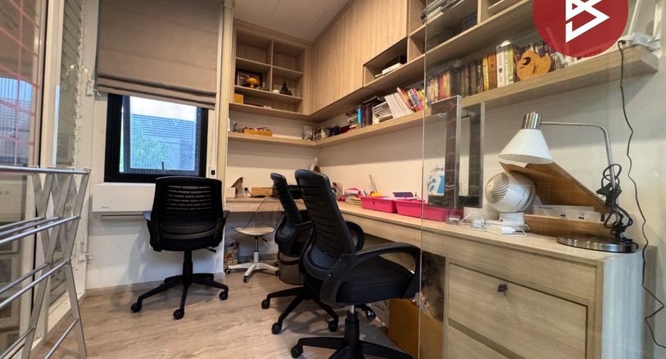 For sale 4 bedrooms house in Sai Mai, Bangkok