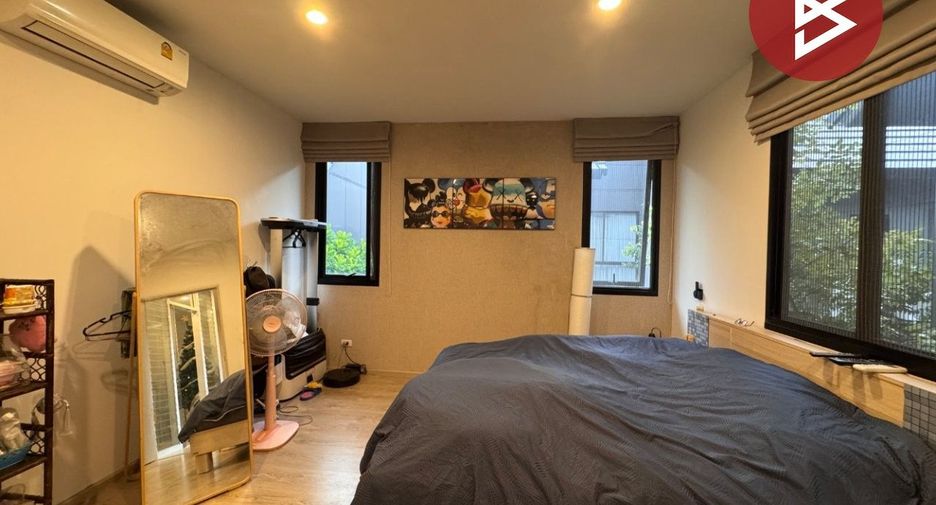For sale 4 bedrooms house in Sai Mai, Bangkok