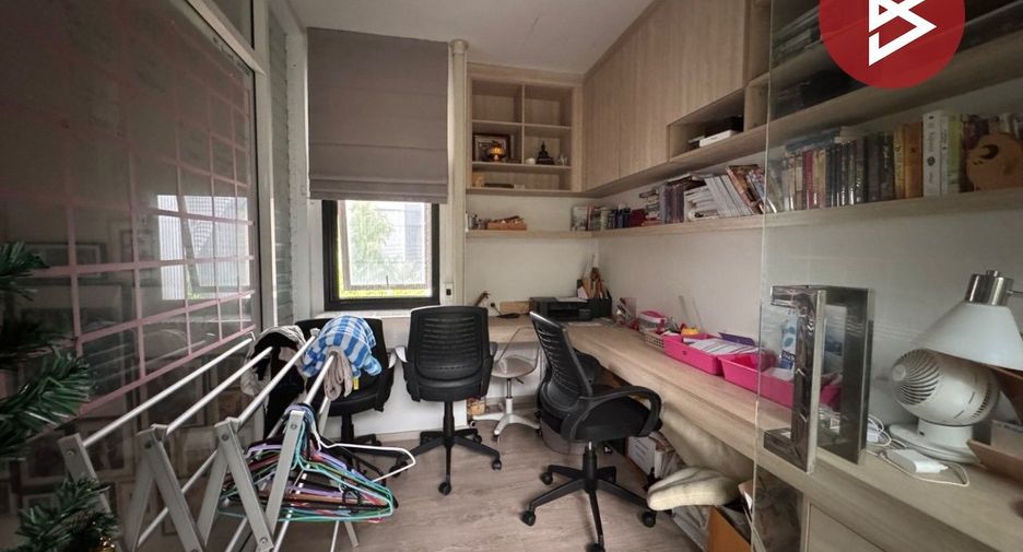 For sale 4 bedrooms house in Sai Mai, Bangkok