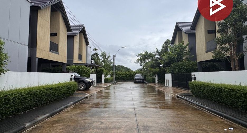 For sale 4 bedrooms house in Sai Mai, Bangkok