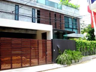 For rent 3 bedrooms house in Watthana, Bangkok