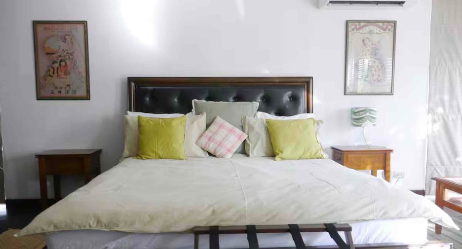 For rent 3 bedrooms house in Watthana, Bangkok