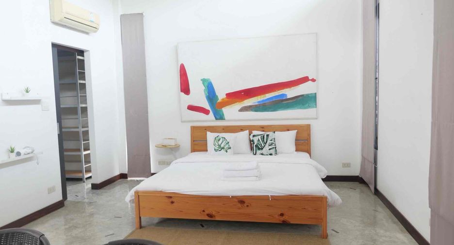 For rent 3 bedrooms house in Watthana, Bangkok