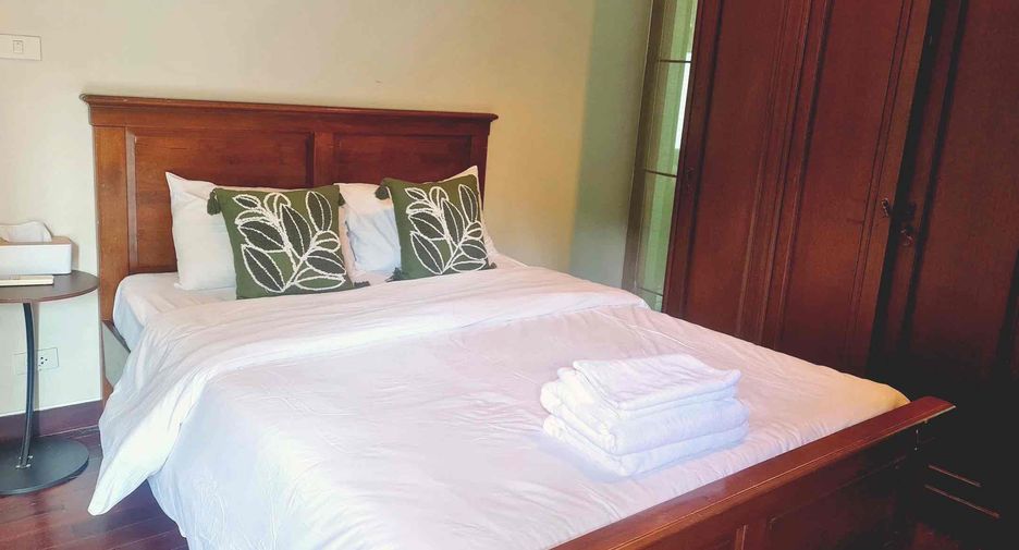 For rent 3 bedrooms house in Watthana, Bangkok