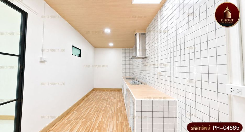 Продажа 4 спальни дом в Кхлонг Сам Ща, Бангкок