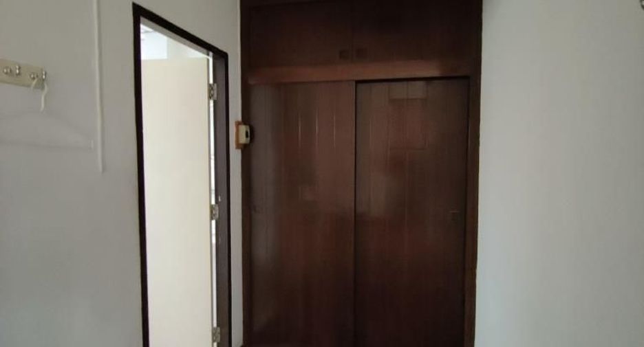 出租 4 卧室 联排别墅 在 Khlong Toei, 曼谷