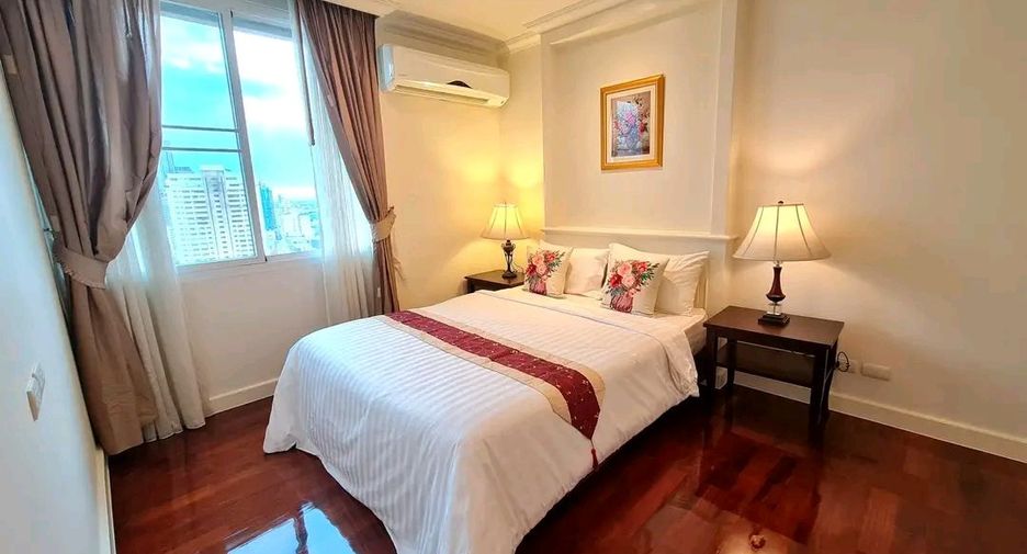 For rent 4 bedrooms condo in Watthana, Bangkok