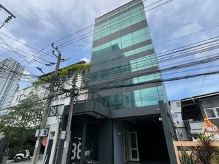 For rent 4 bedrooms office in Watthana, Bangkok
