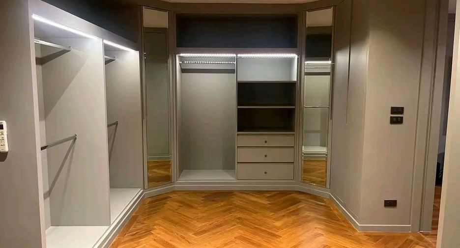 For rent 4 bedrooms office in Watthana, Bangkok