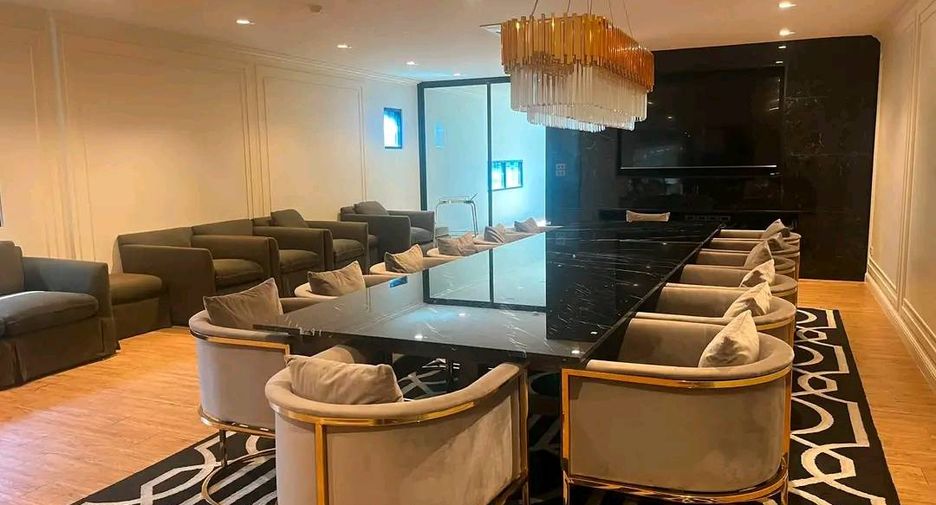 For rent 4 bedrooms office in Watthana, Bangkok
