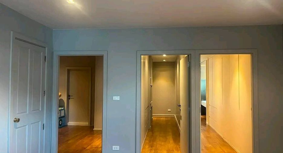 For rent 4 bedrooms office in Watthana, Bangkok