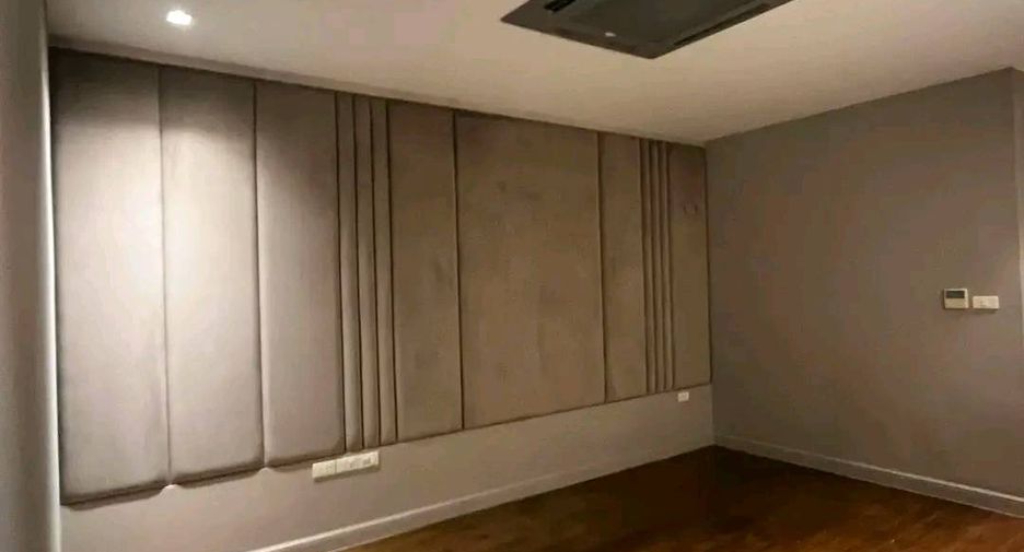 For rent 4 bedrooms office in Watthana, Bangkok