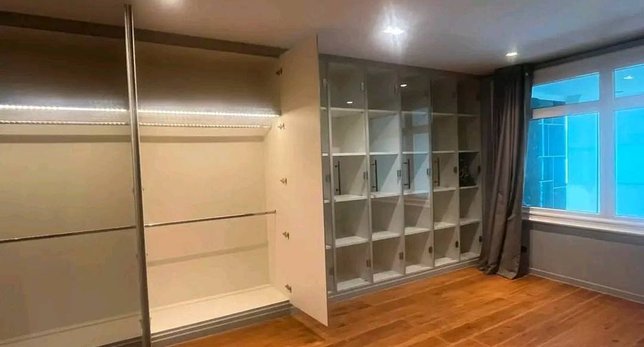 For rent 4 bedrooms office in Watthana, Bangkok