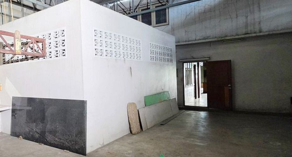 À vendre 7 chambres local commercial à Sam Phran, Nakhon Pathom