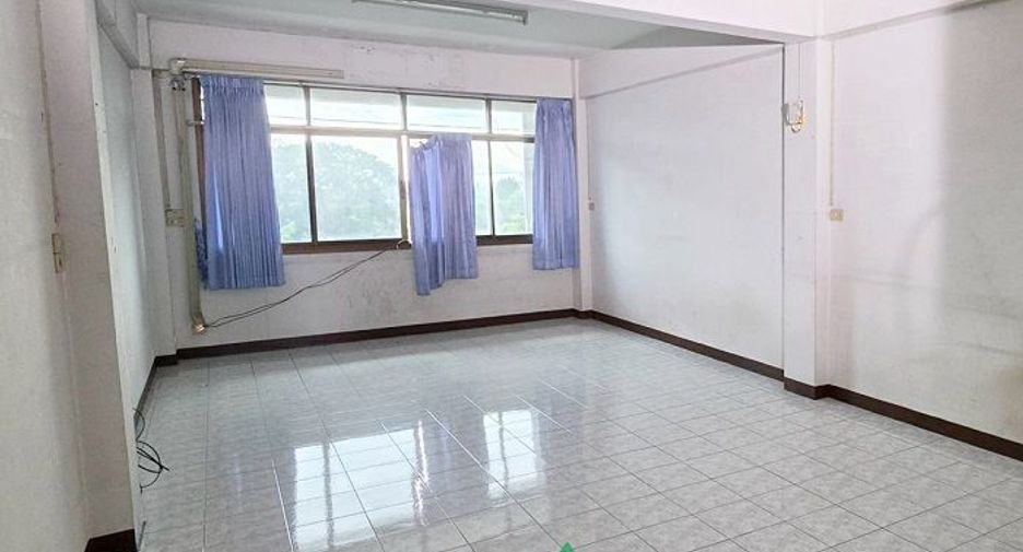 À vendre 7 chambres local commercial à Sam Phran, Nakhon Pathom