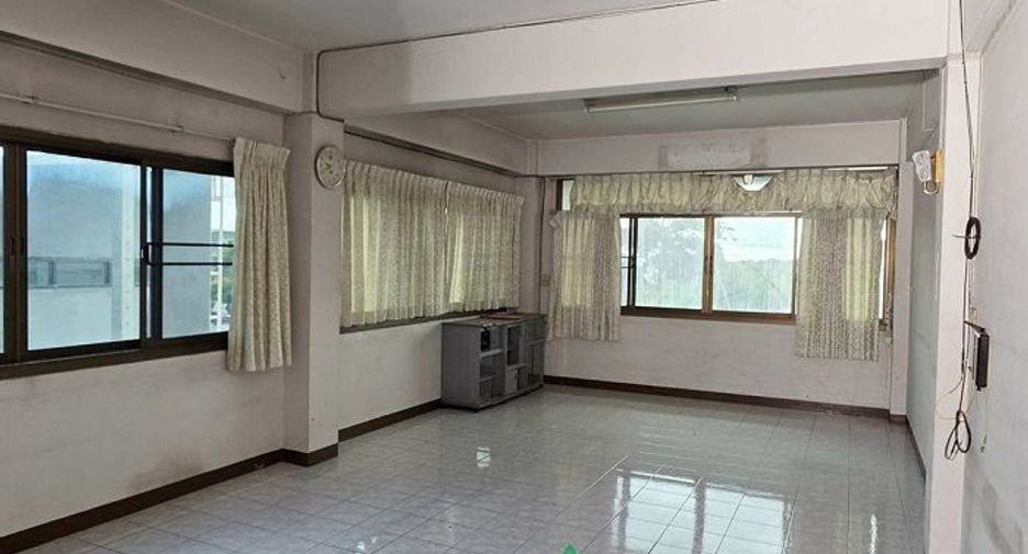 À vendre 7 chambres local commercial à Sam Phran, Nakhon Pathom