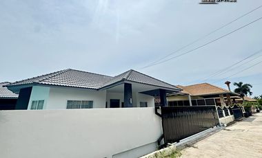 Villa zum Kauf mit 4 Zimmer in Bang Lamung, Chonburi