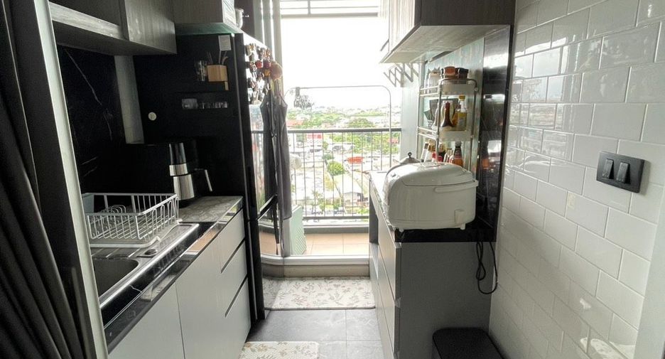 For sale 1 bed condo in Mueang Samut Prakan, Samut Prakan