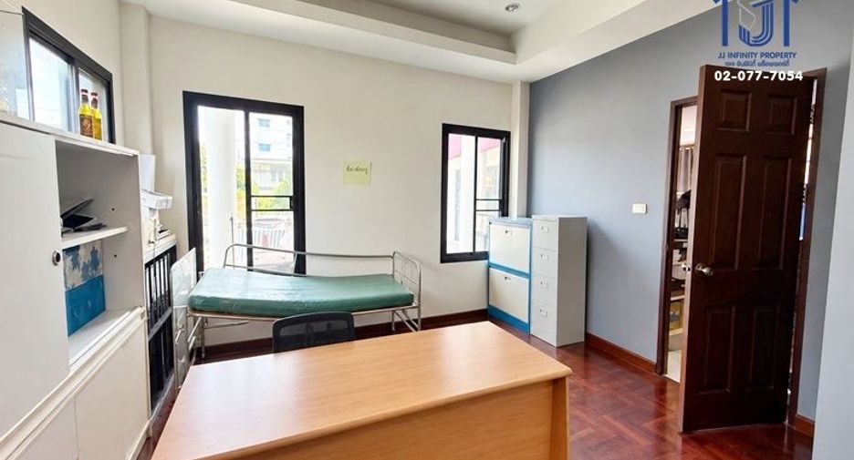 For sale 4 bedrooms house in Bueng Kum, Bangkok